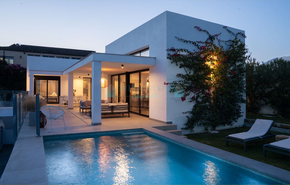 Villa for sale in Valle Romano, Estepona
