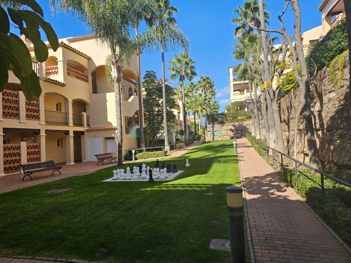 Ground Floor Apartment for sale in Atalaya, Estepona