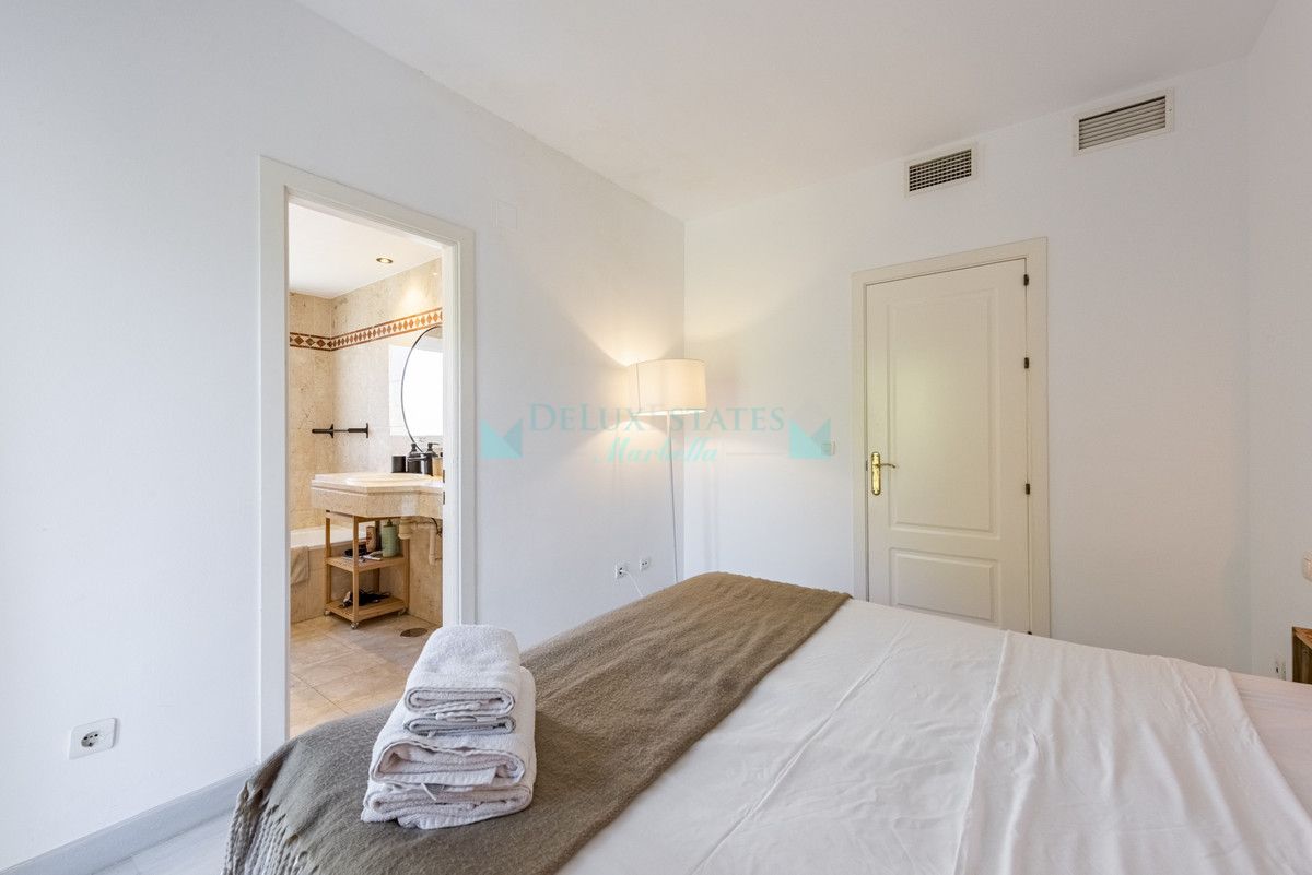 Apartment for sale in La Quinta, Benahavis