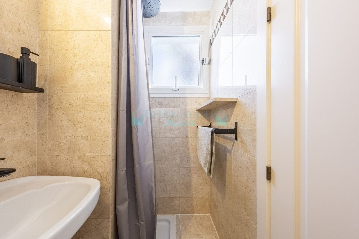 Apartment for sale in La Quinta, Benahavis