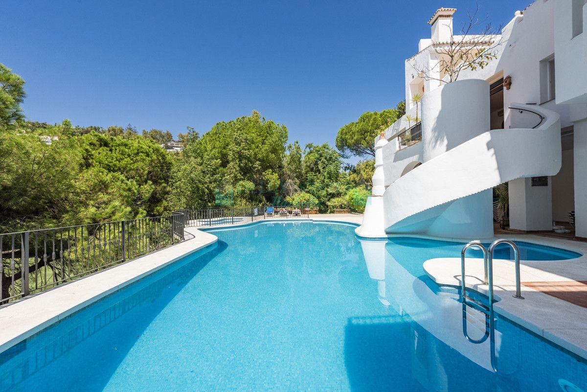 Apartment for sale in La Quinta, Benahavis