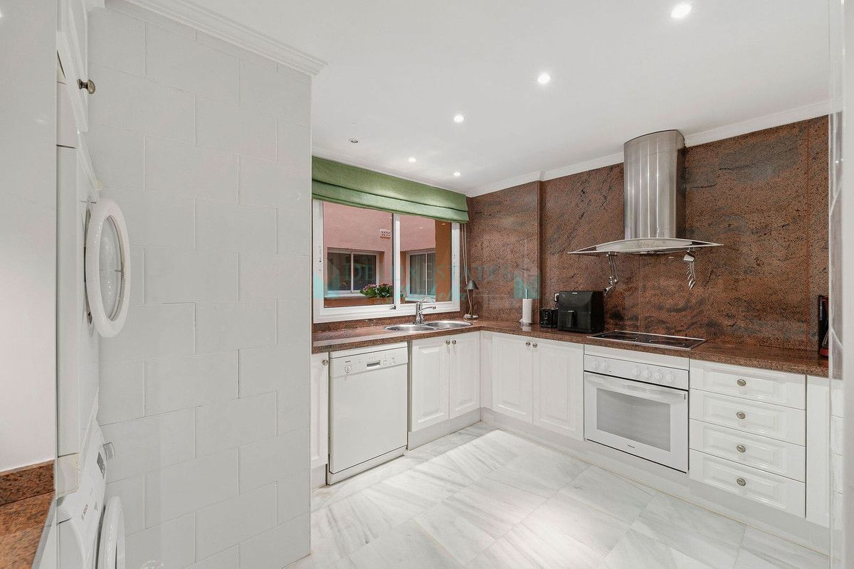 Apartment for sale in Nueva Andalucia