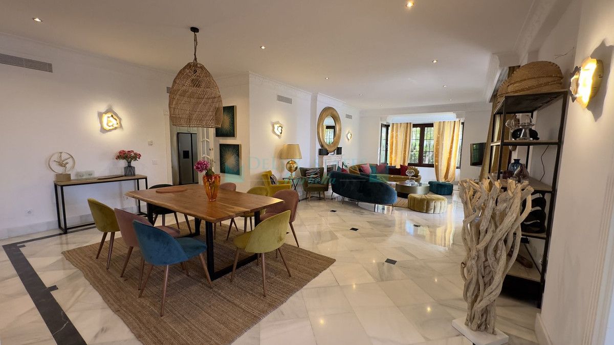 Villa en alquiler en Las Chapas, Marbella Este