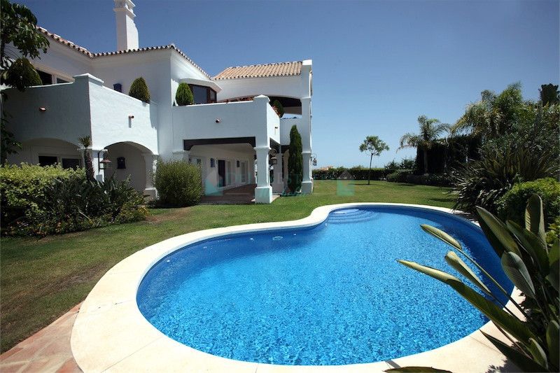 Villa for sale in Benahavis