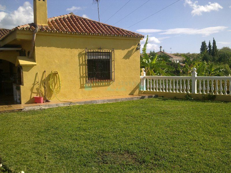 Finca en venta en Estepona