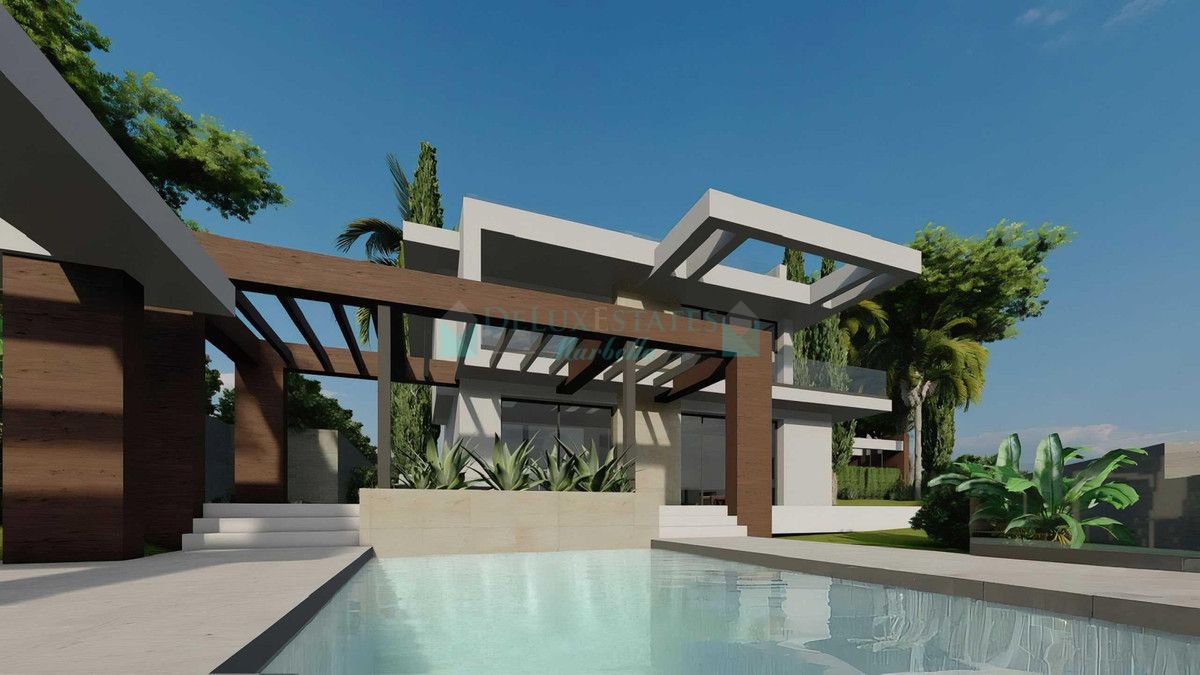 Villa for sale in Rio Real, Marbella East