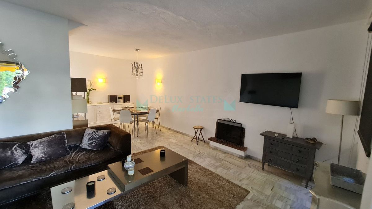 Town House for sale in Nueva Andalucia