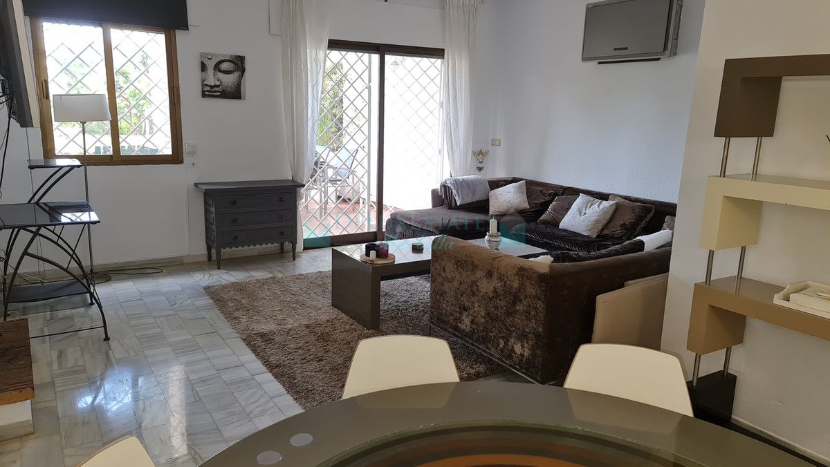 Town House for sale in Nueva Andalucia