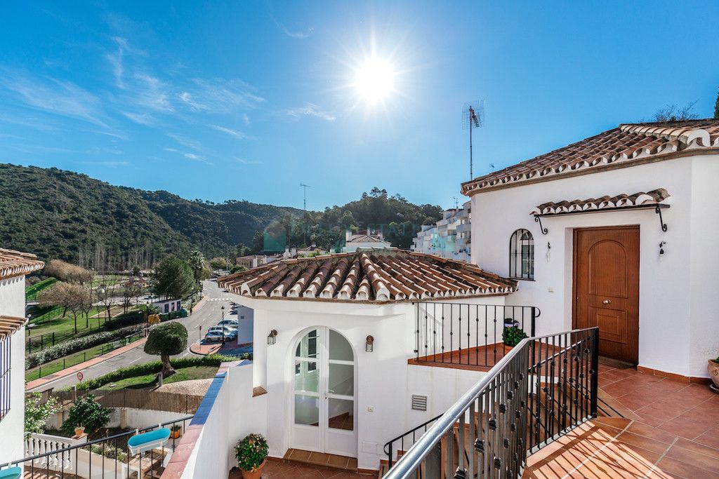 Penthouse for sale in Benahavis