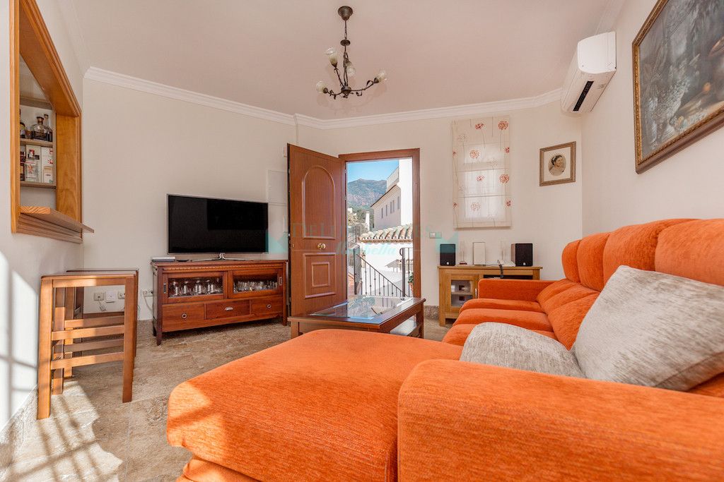 Penthouse for sale in Benahavis