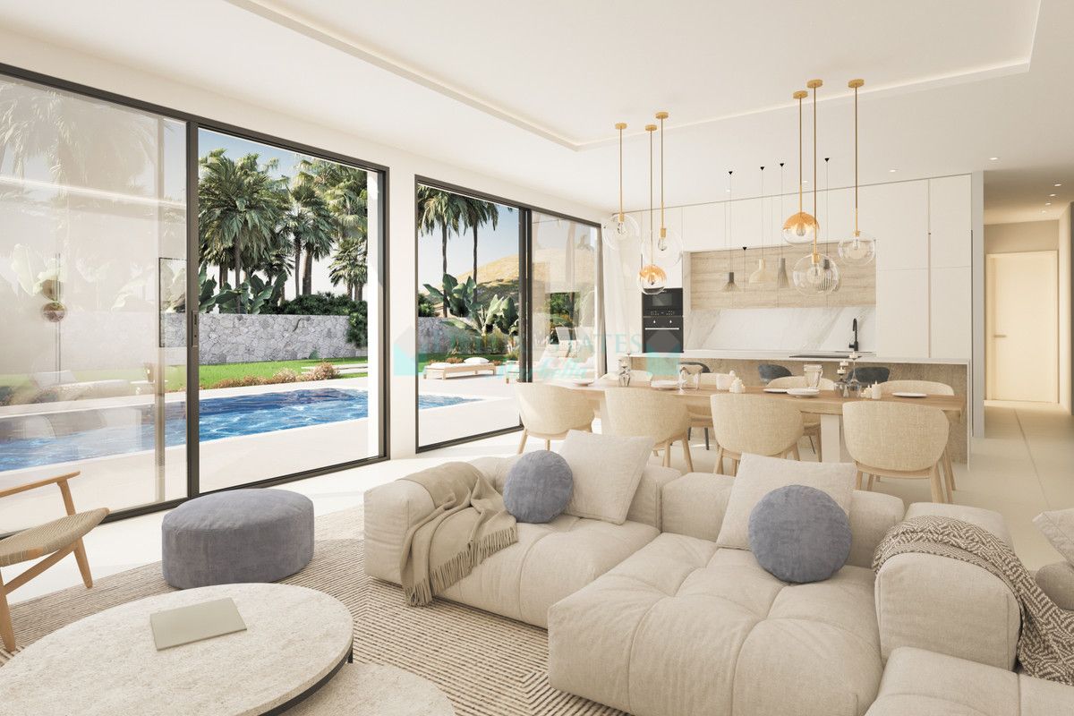 Villa for sale in Estepona