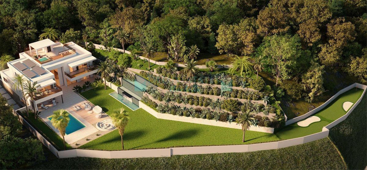 Villa for sale in Elviria, Marbella East