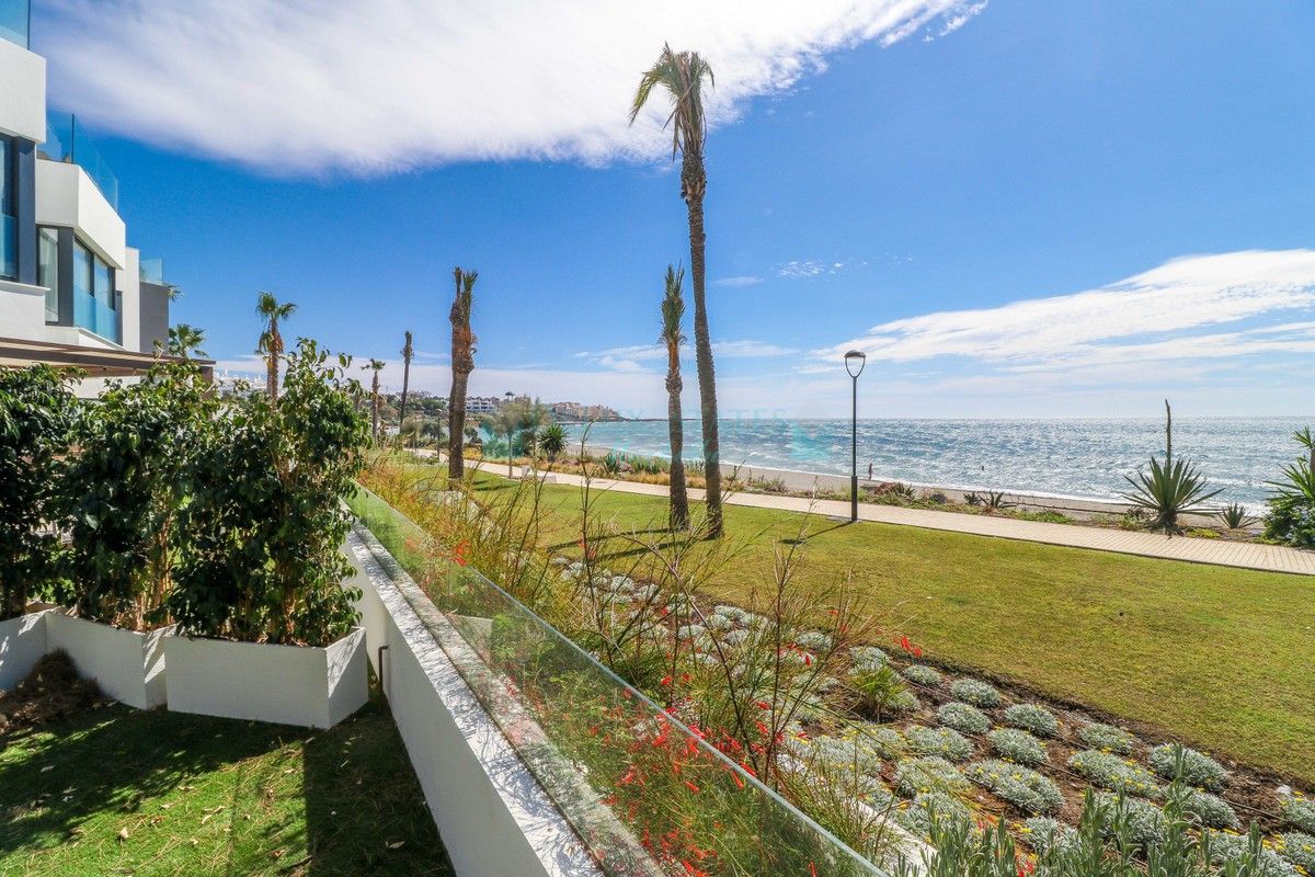 Town House for sale in Estepona