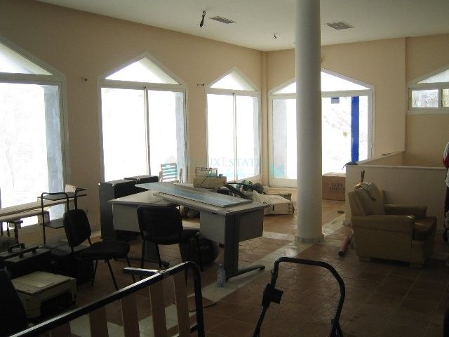 Commercial Premises for sale in Estepona