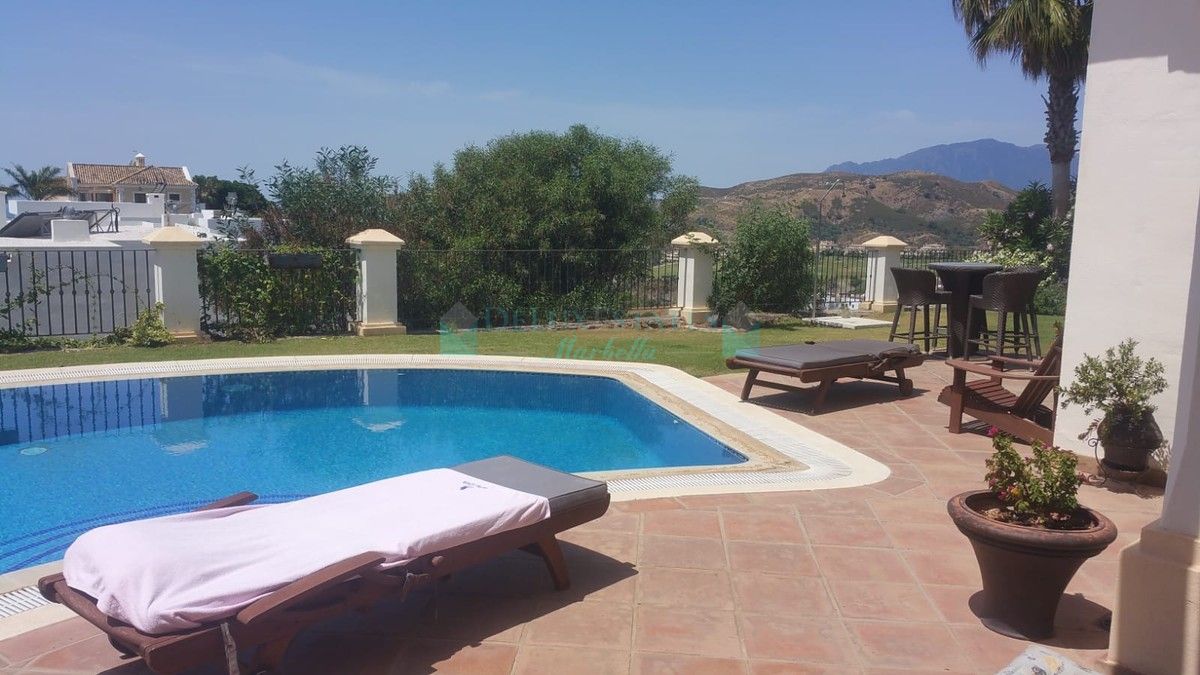 Villa en alquiler en Benahavis