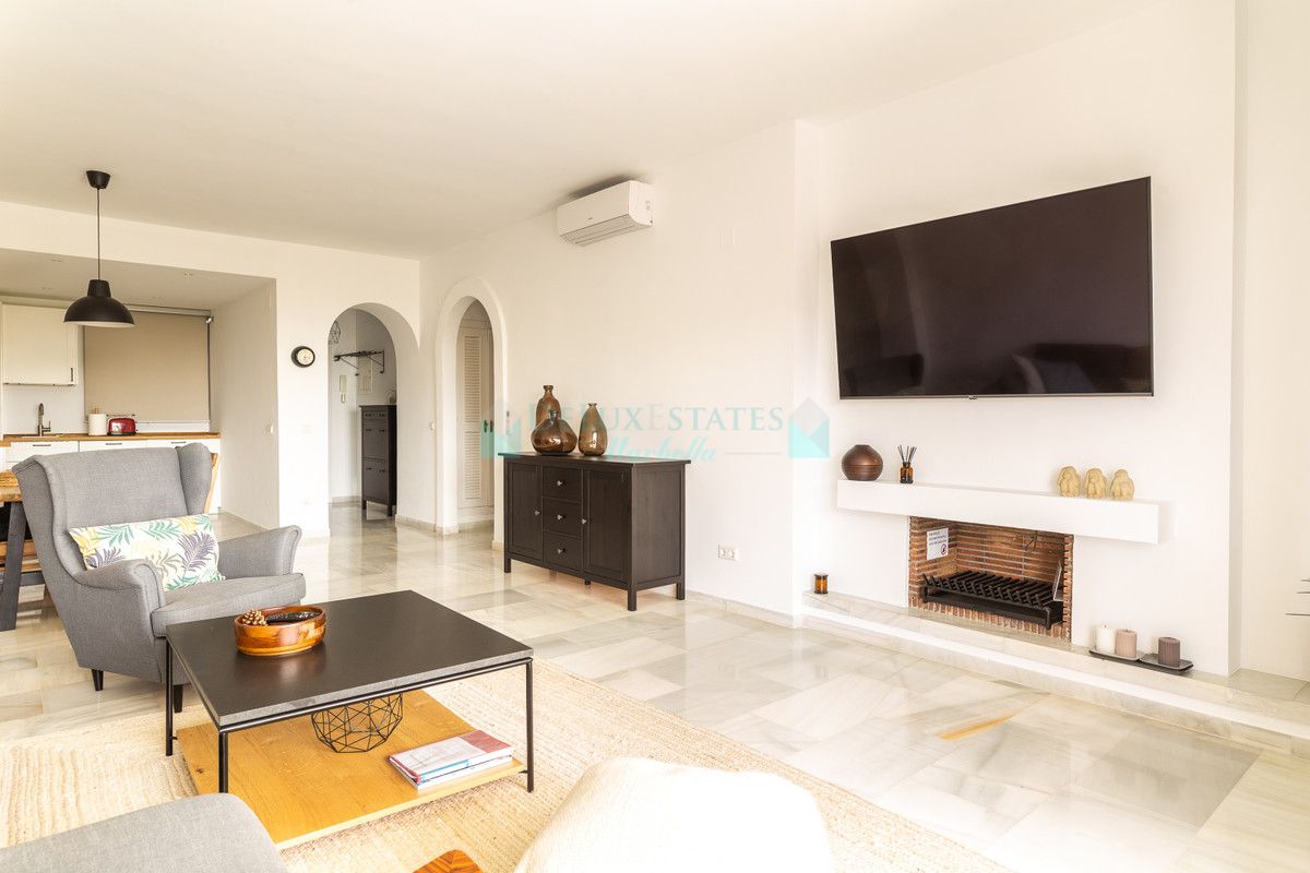 Apartment for rent in Cabopino, Marbella East