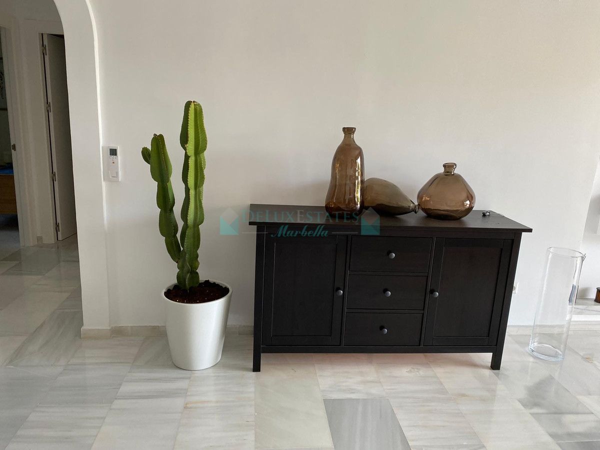 Apartment for rent in Cabopino, Marbella East