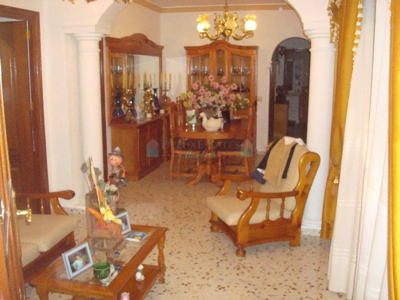 Villa en venta en Estepona