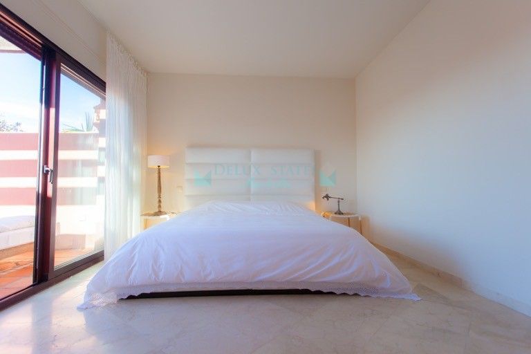 Penthouse for rent in El Rosario, Marbella East