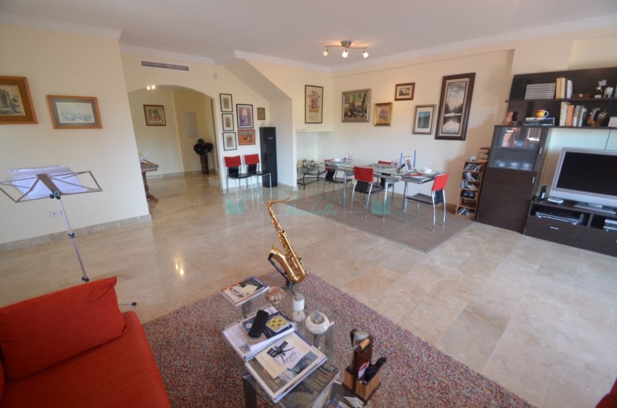 Penthouse for sale in Estepona