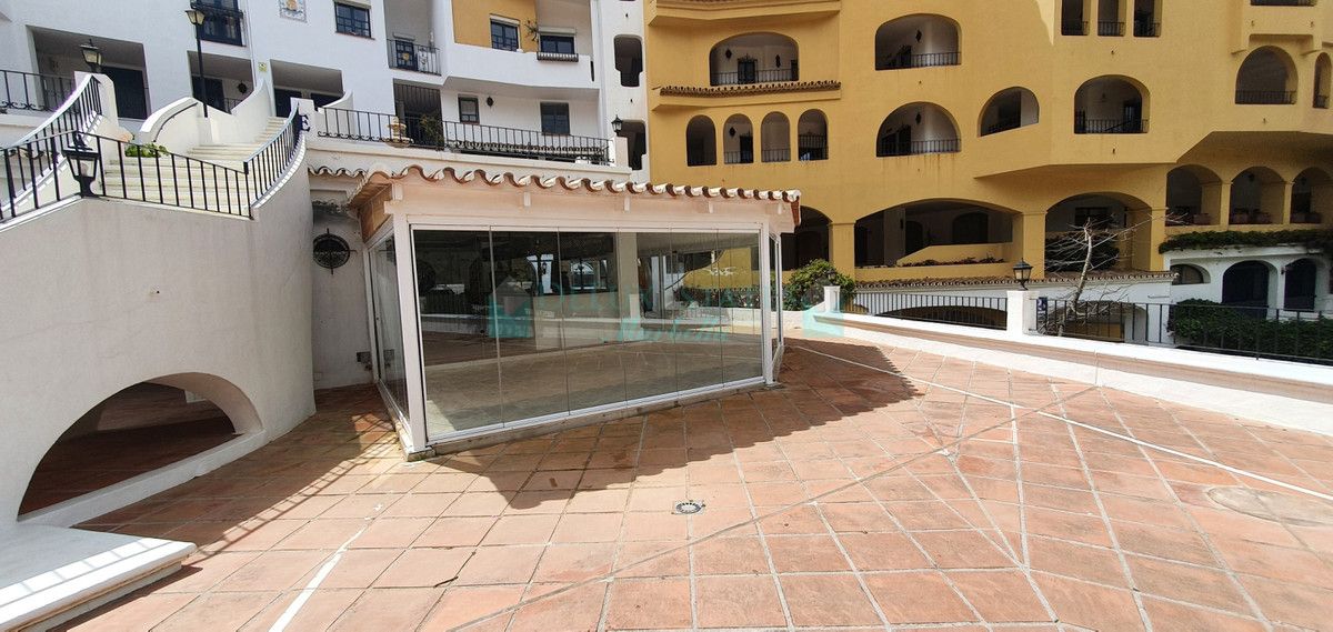 Bar for sale in Cabopino, Marbella East