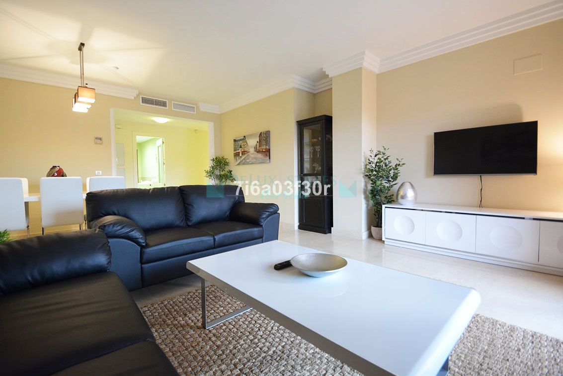 Ground Floor Apartment for sale in Benahavis