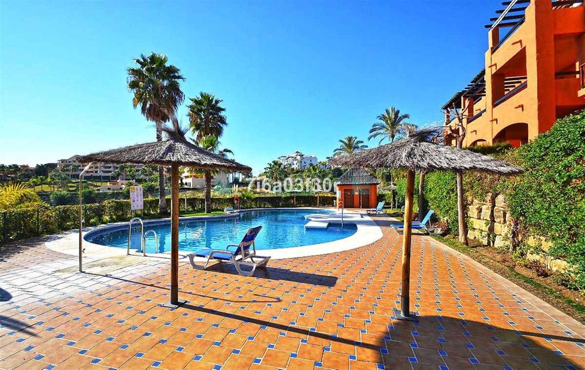 Ground Floor Apartment for sale in Benahavis