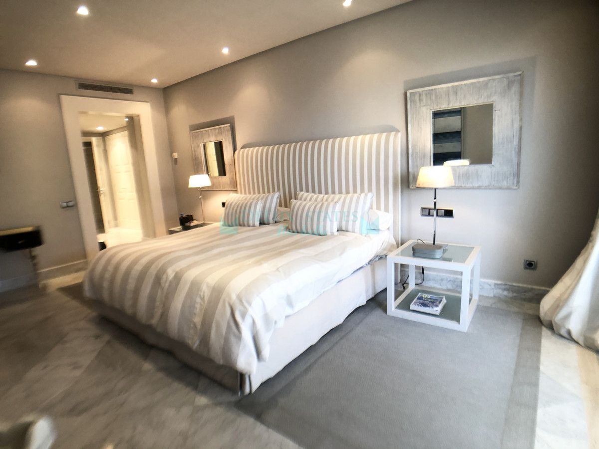 Apartment for rent in Los Monteros, Marbella East