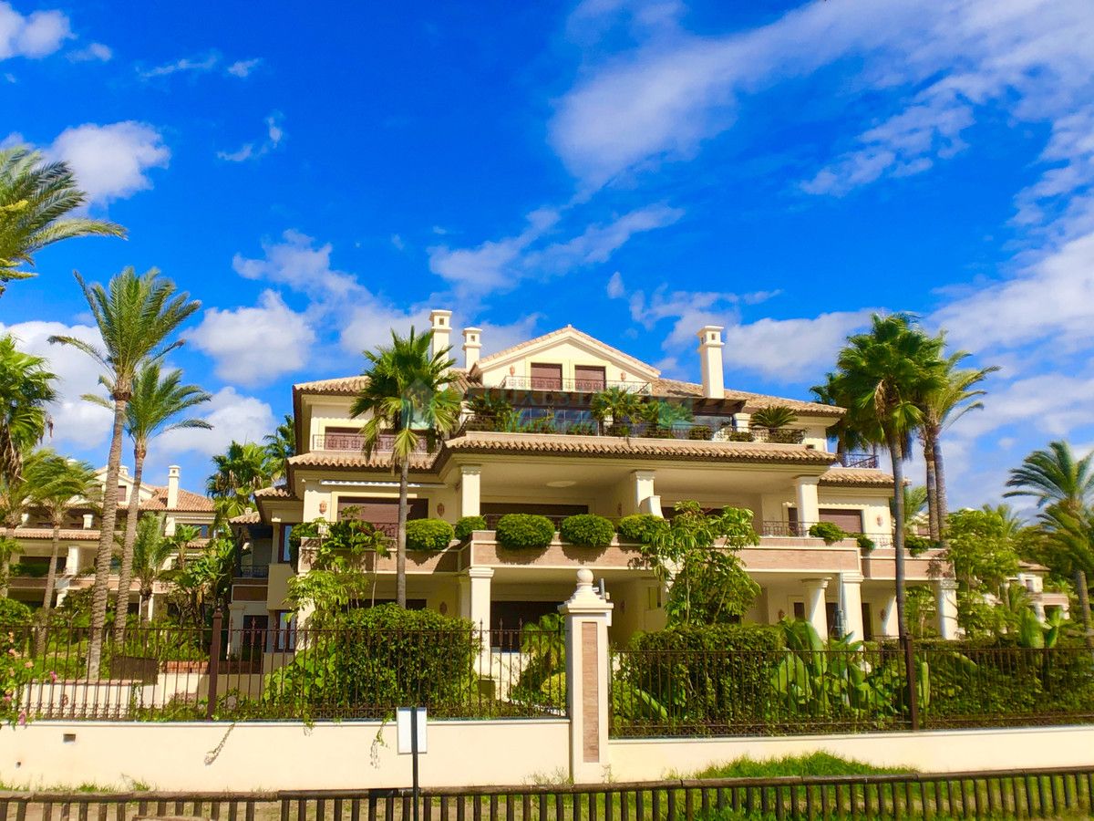 Apartment for rent in Los Monteros, Marbella East