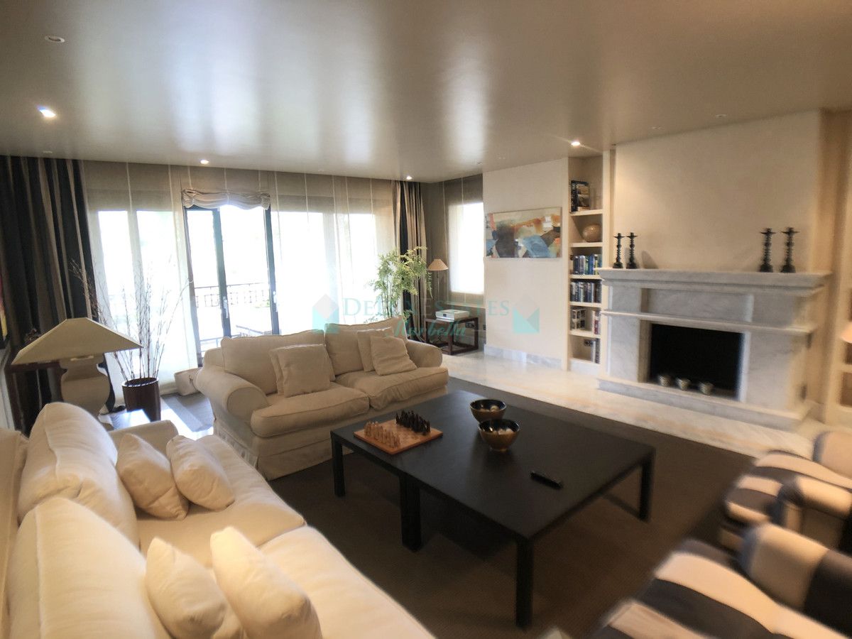 Apartment for rent in Los Monteros, Marbella East