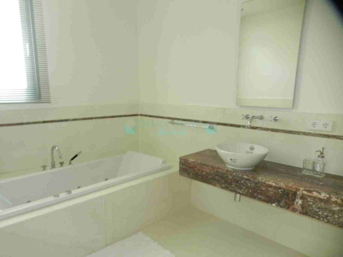 Villa Pareada en alquiler en Sierra Blanca, Marbella Golden Mile