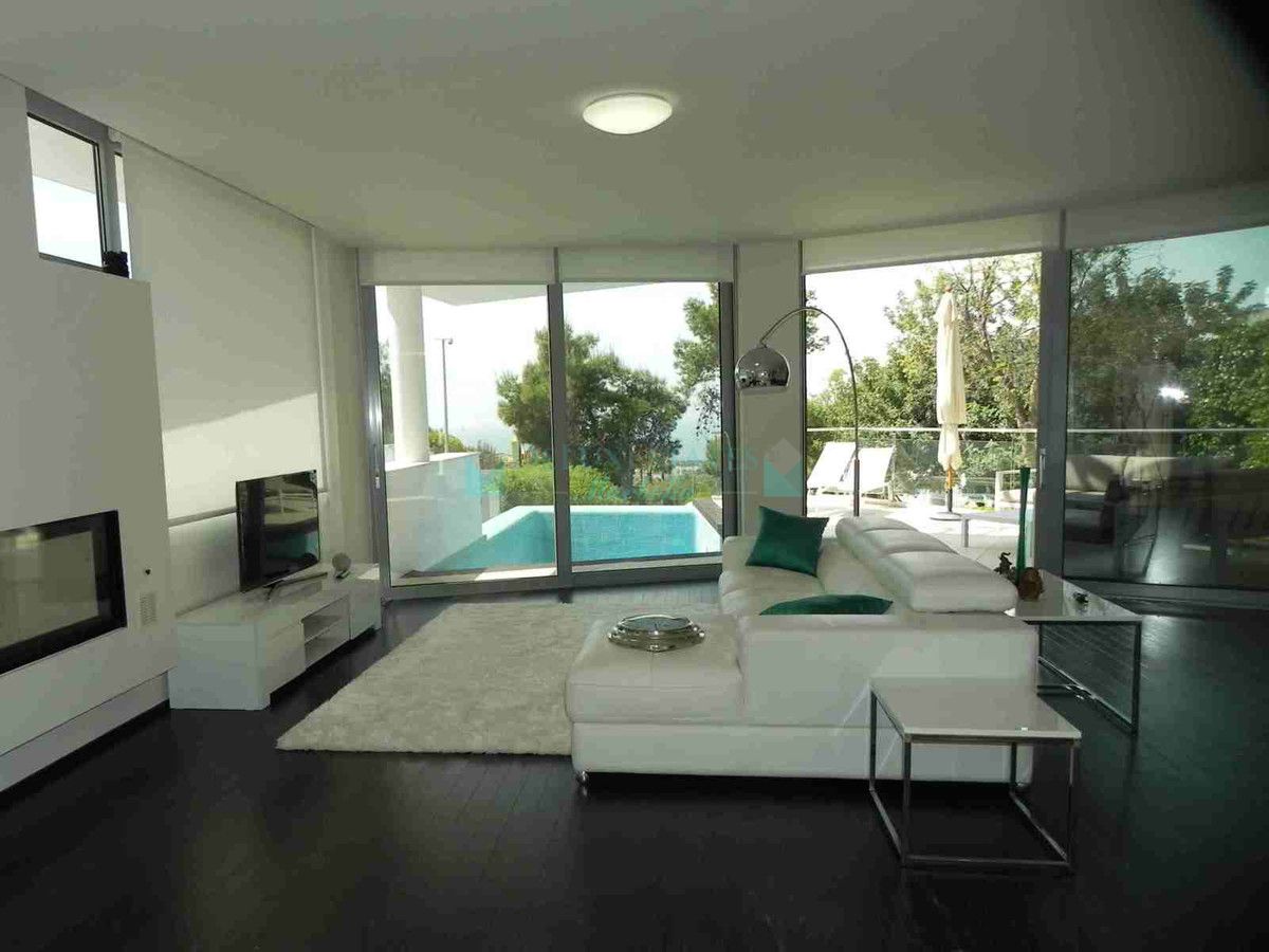 Semi Detached Villa for rent in Sierra Blanca, Marbella Golden Mile