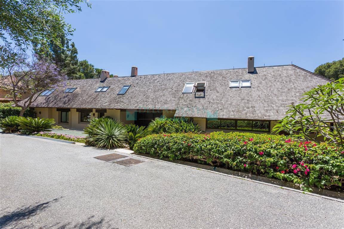 Villa for rent in Rio Real, Marbella East