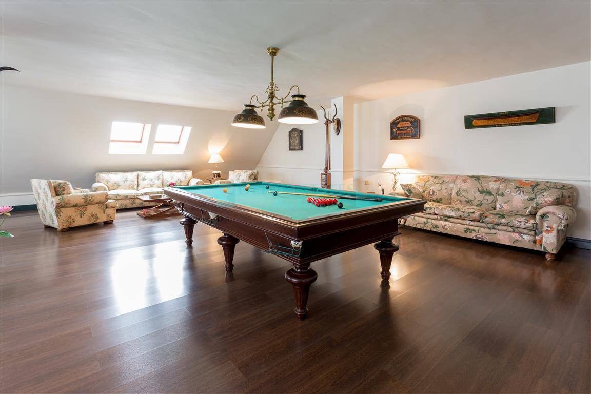 Villa for rent in Rio Real, Marbella East