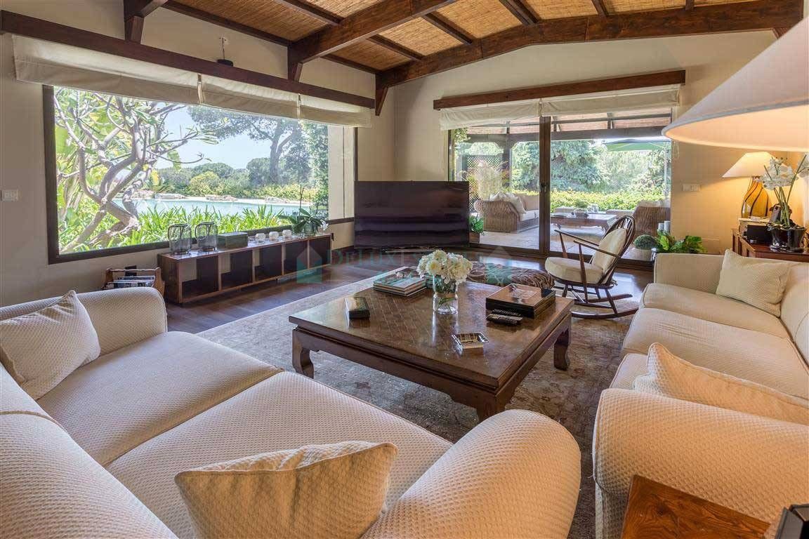 Villa for rent in Rio Real, Marbella East