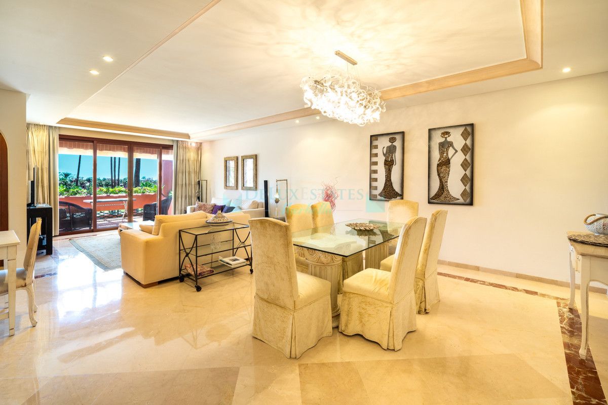 Penthouse for sale in New Golden Mile, Estepona