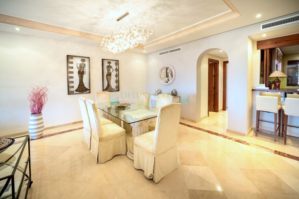 Penthouse for sale in New Golden Mile, Estepona