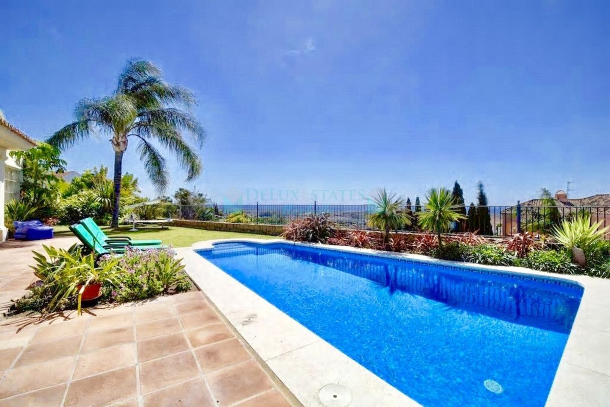 Villa for rent in Los Arqueros, Benahavis