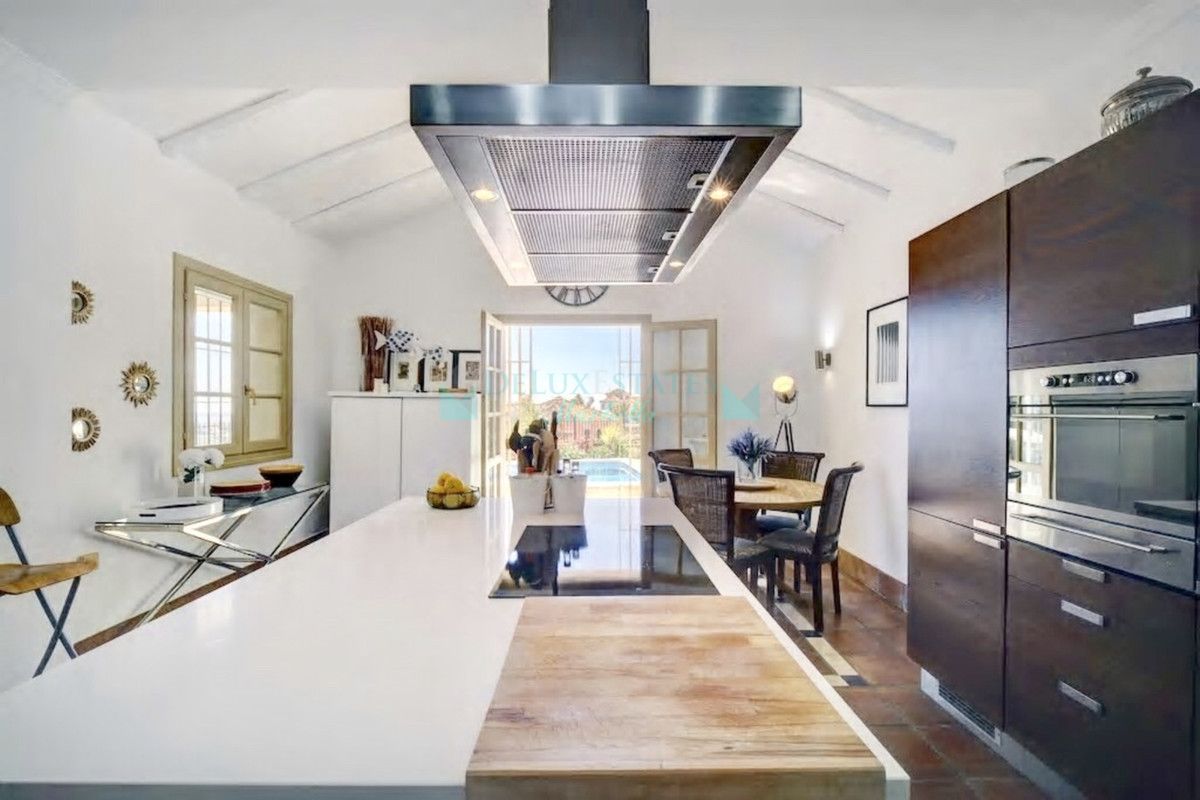 Villa for rent in Los Arqueros, Benahavis