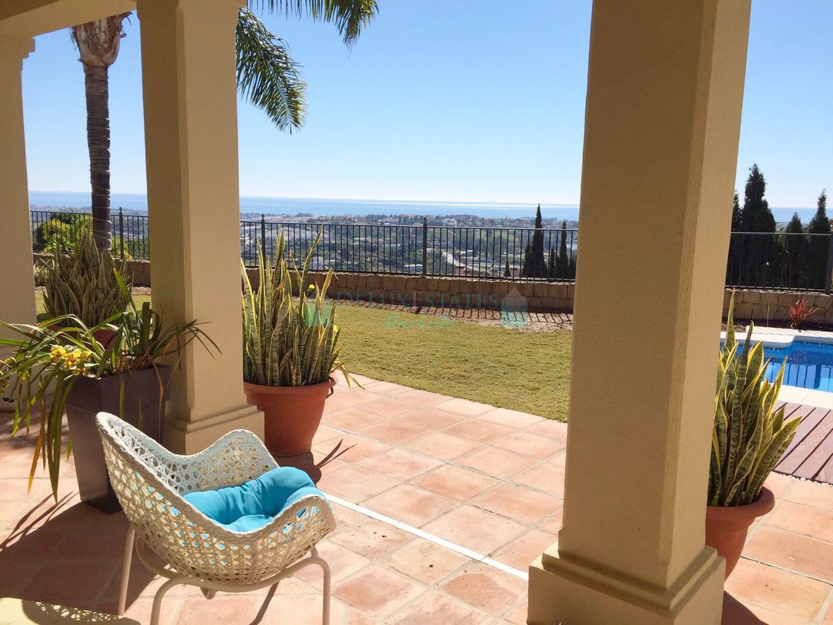 Villa for rent in Los Arqueros, Benahavis