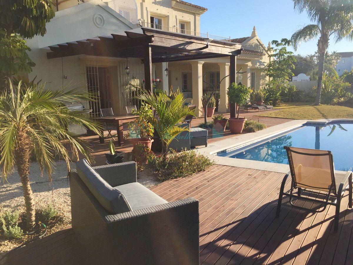 Villa for rent in Los Arqueros, Benahavis