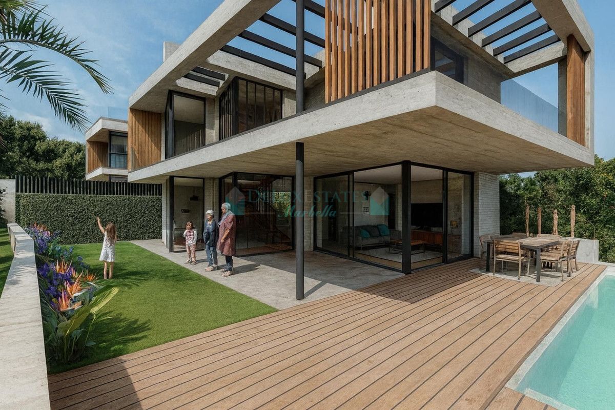 Villa for sale in Nueva Andalucia