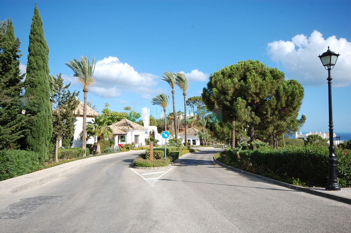 Villa for sale in Benahavis