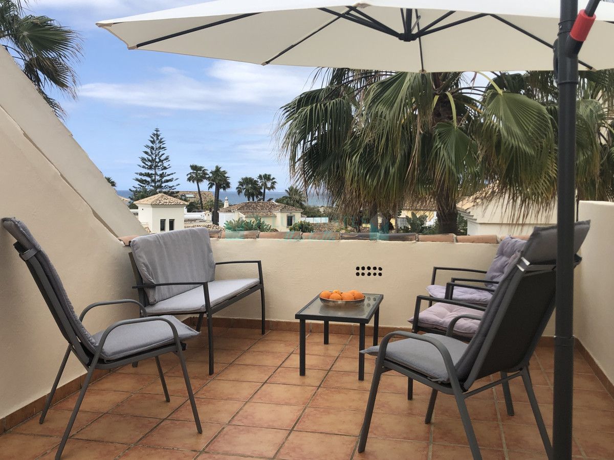 Adosado en alquiler en El Rosario, Marbella Este