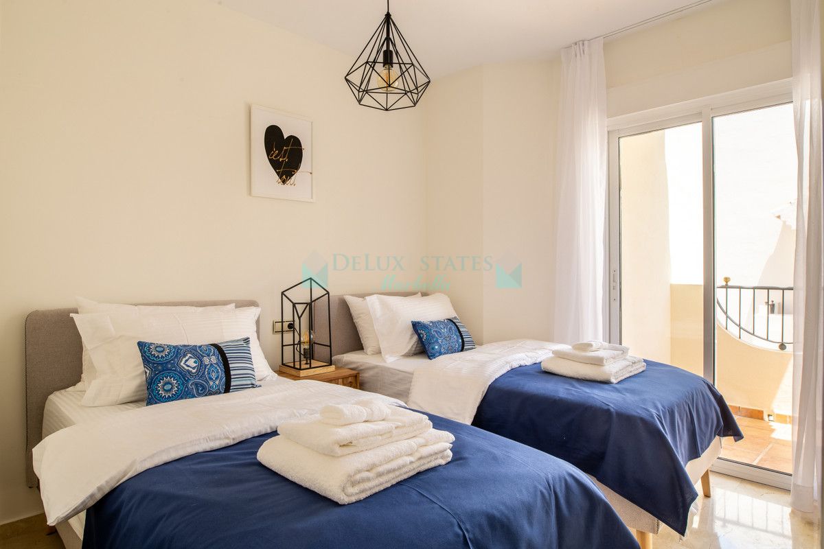 Adosado en alquiler en El Rosario, Marbella Este