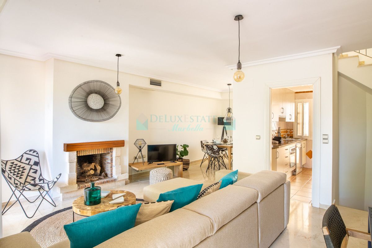 Adosado en alquiler en El Rosario, Marbella Este