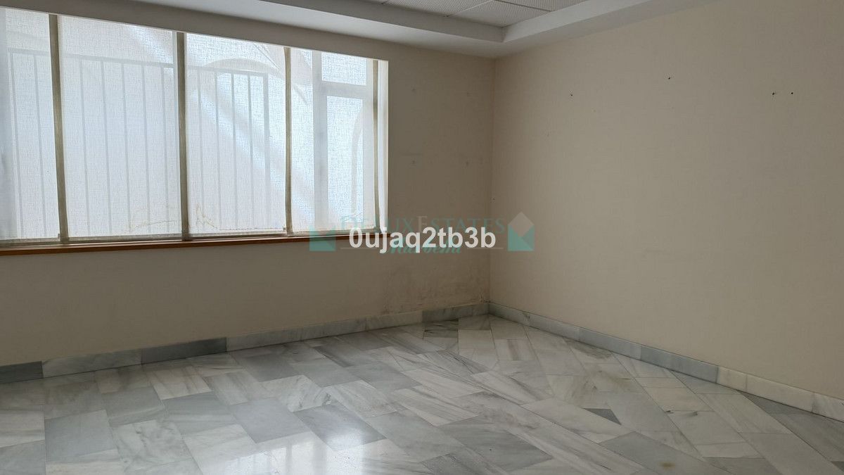Office for rent in Marbella
