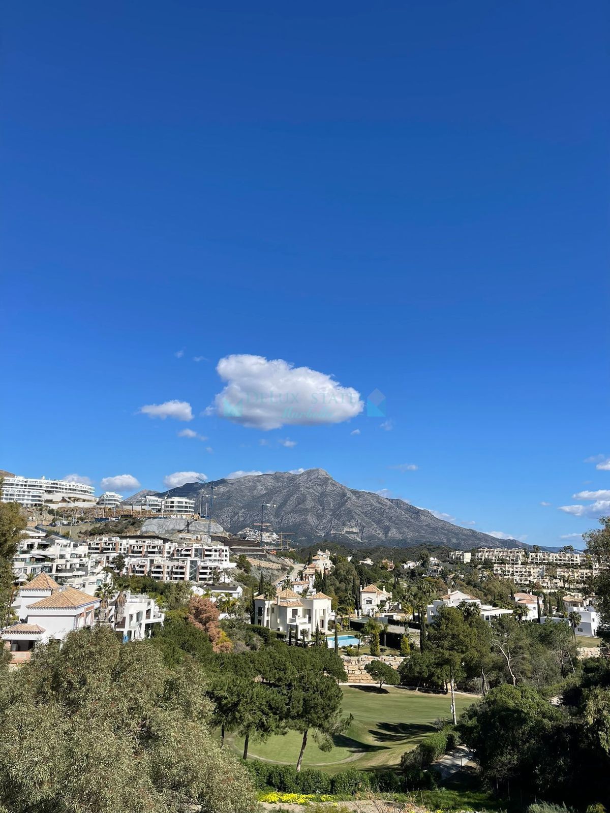 Apartment for sale in La Quinta, Benahavis