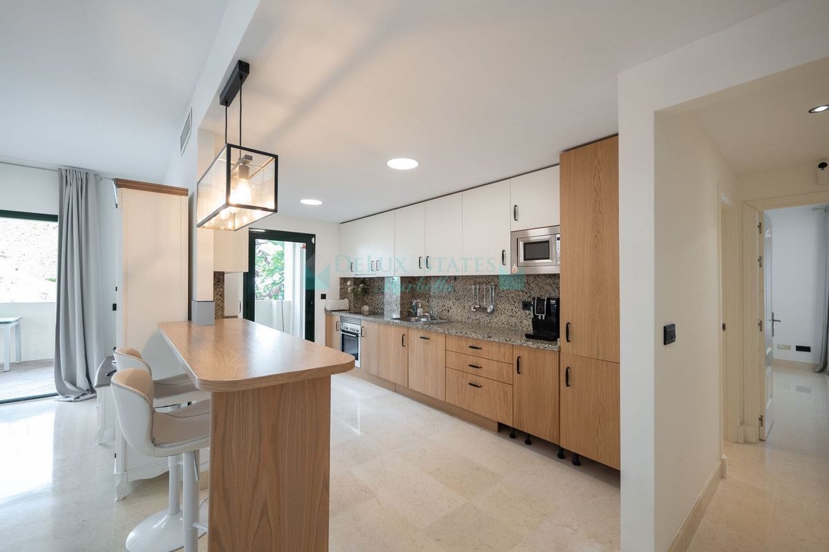 Apartment for rent in Benahavis