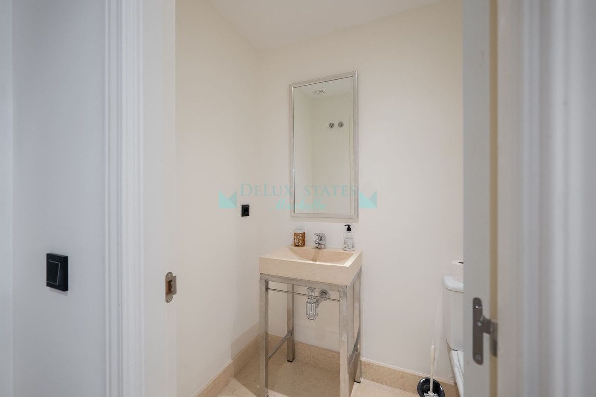 Apartment for rent in Benahavis